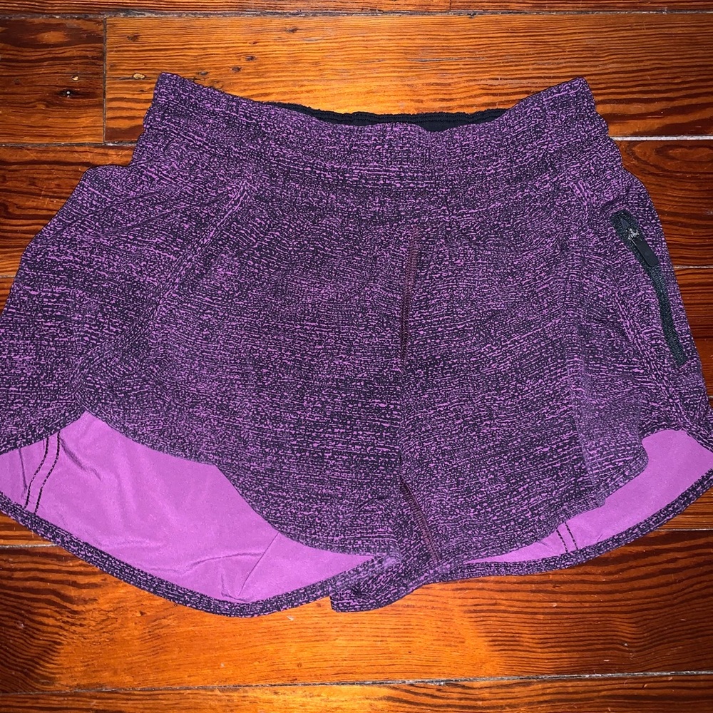 Lululemon Hotty Hot Low Rise Short 4”